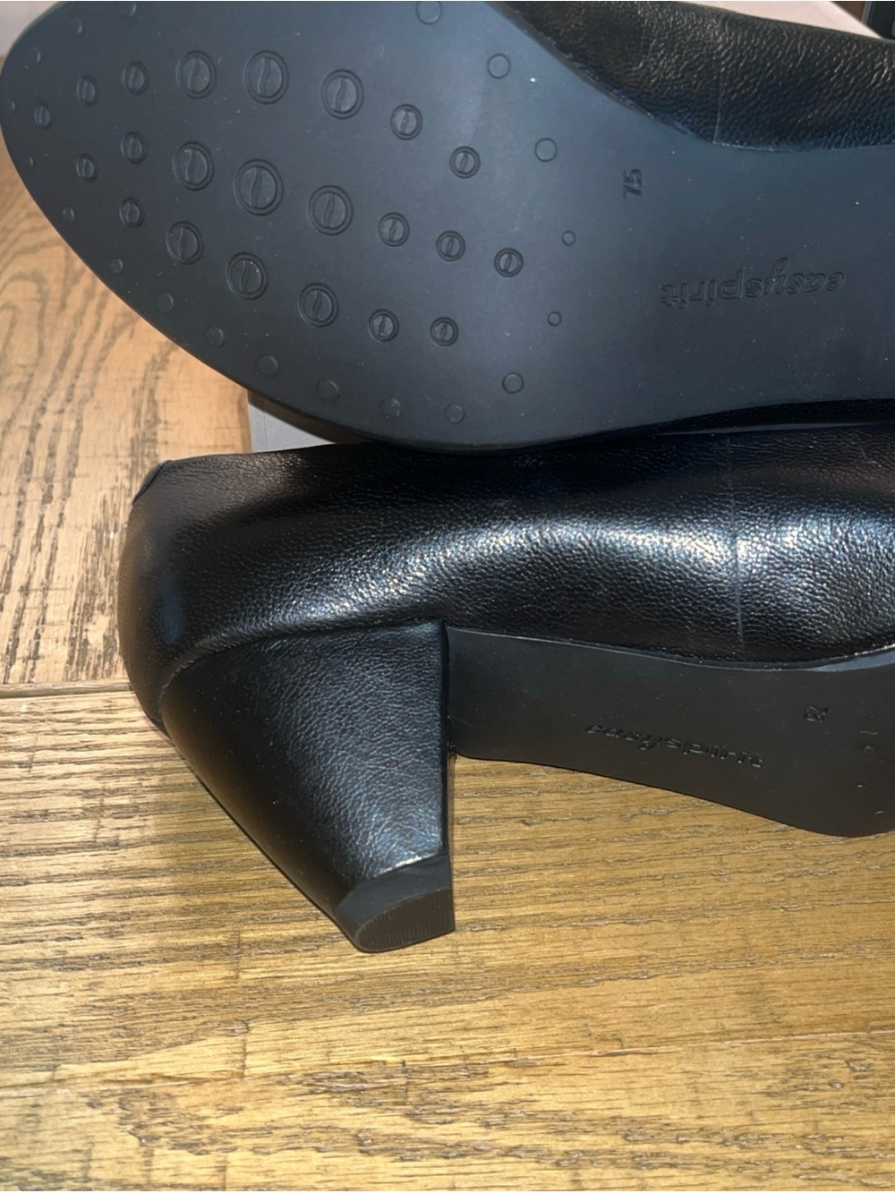 Easy Spirit Women's Black Leather Pumps Size 7.5 Wide Heels - Picture 9 of 12